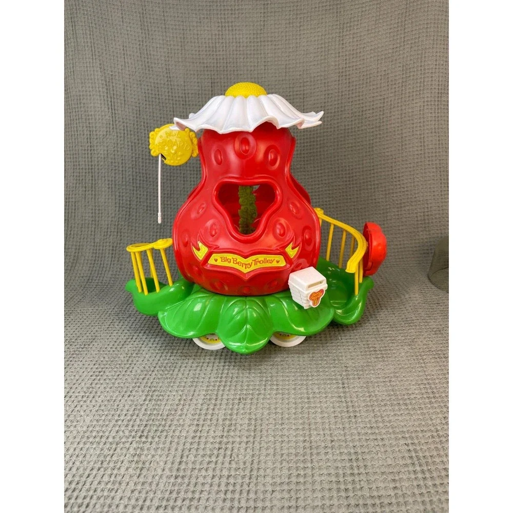 Vintage Strawberry Shortcake Big Berry Trolley 1980s Kenner Doll Vehicle Toy